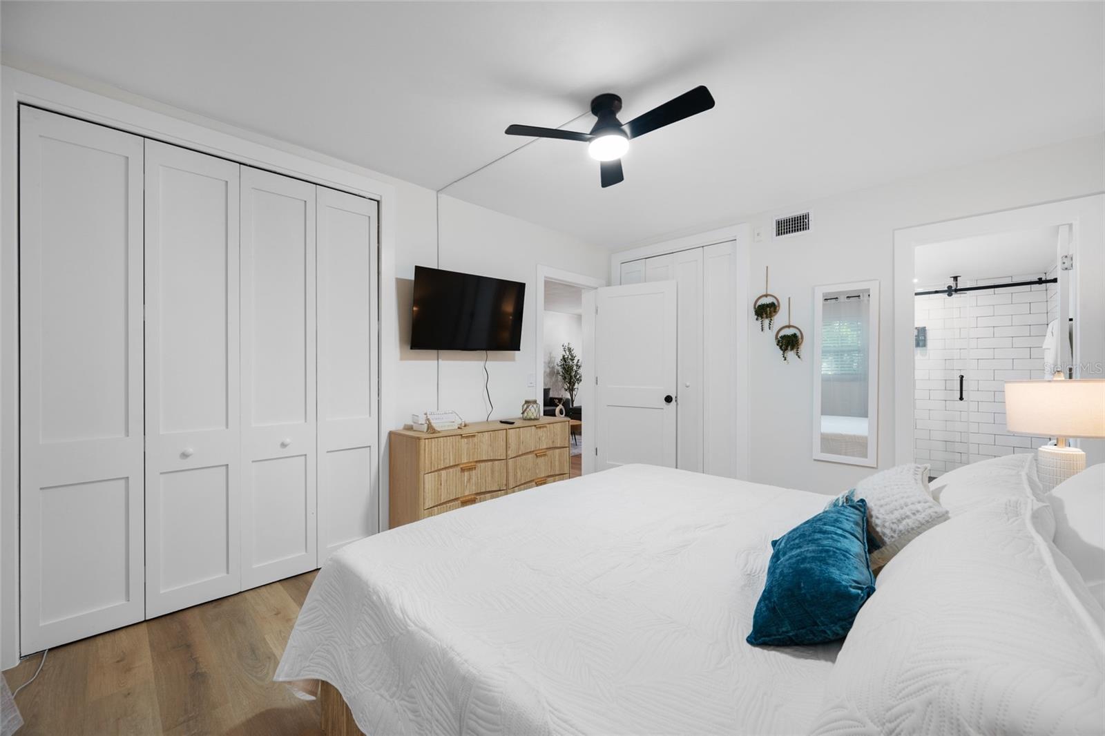 1433 S Belcher Rd #f9 Property Photo 14