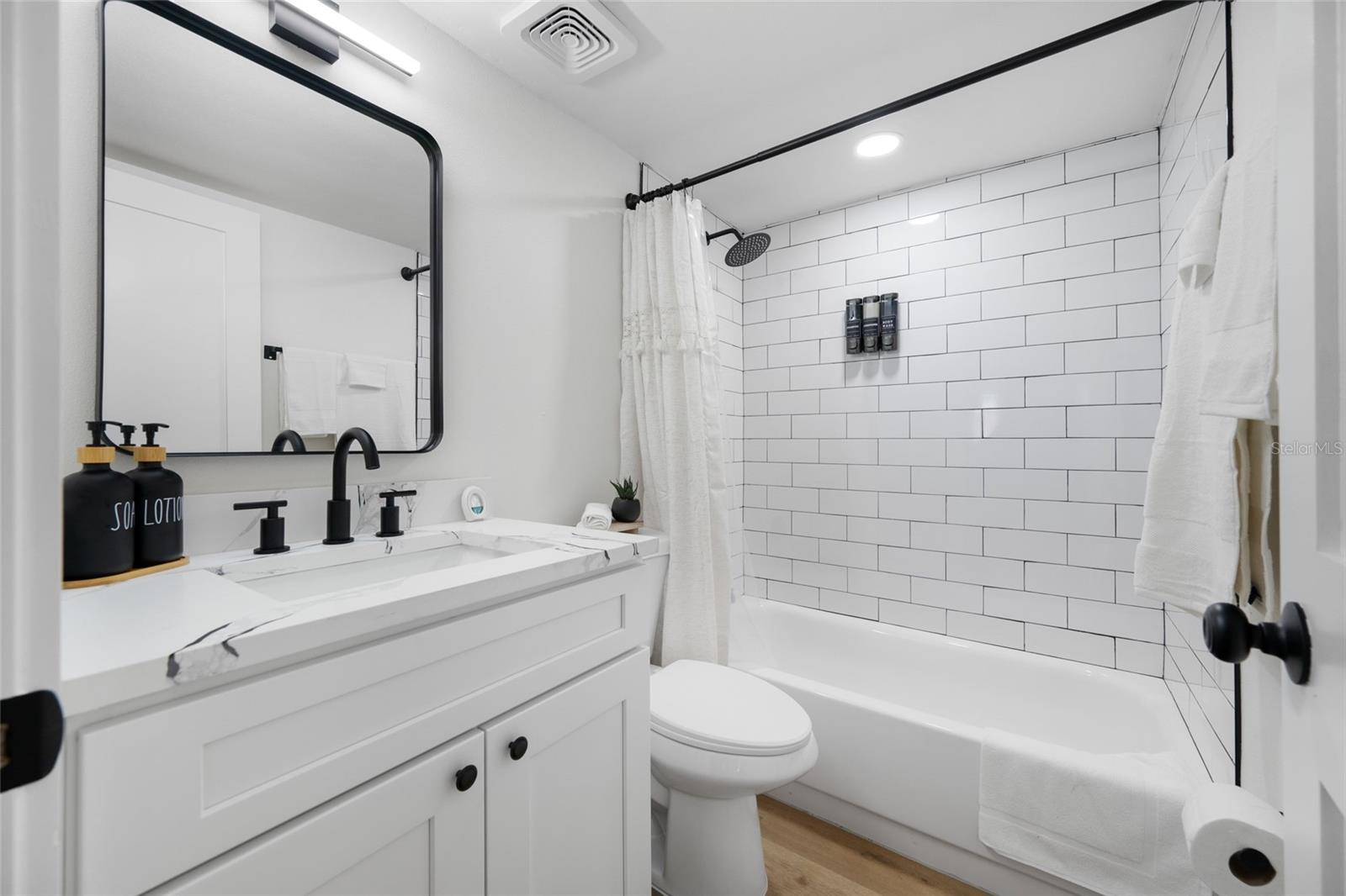 1433 S Belcher Rd #f9 Property Photo 26