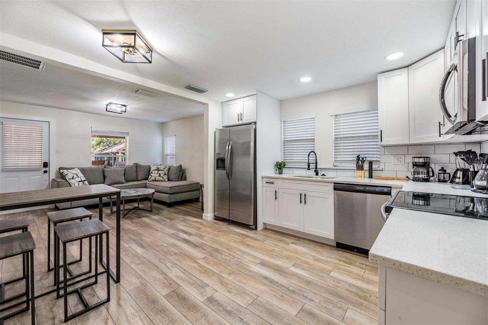 4206 N 13th St Property Photo 4