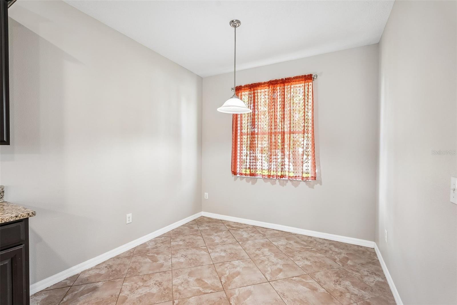 2426 Cumberland Cliff Dr Property Photo 13
