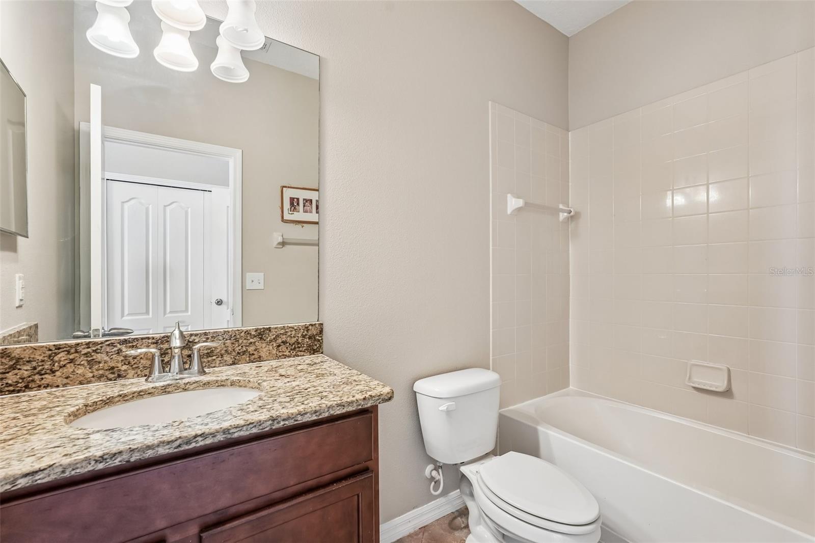 2426 Cumberland Cliff Dr Property Photo 28