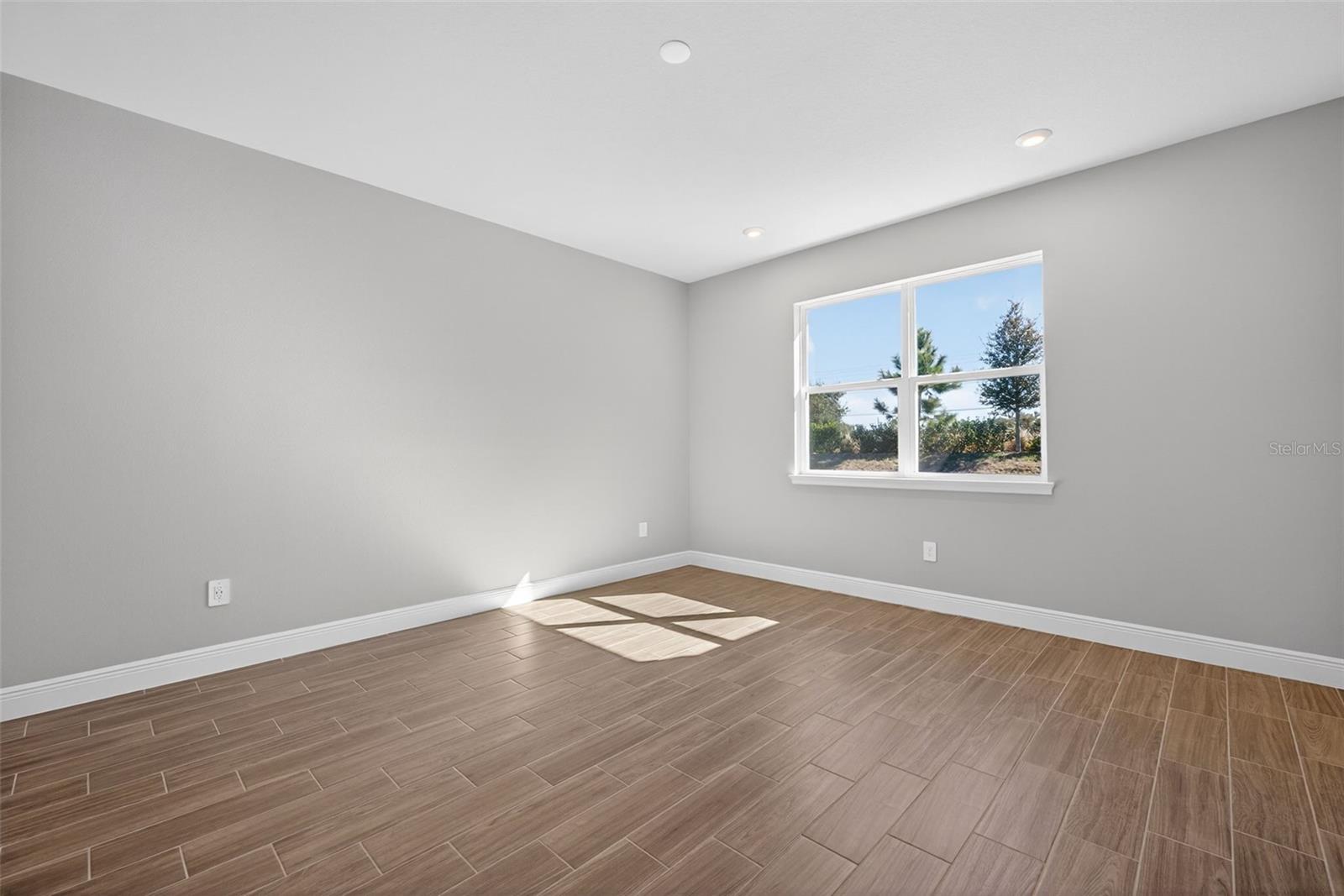 12446 49th St E Property Photo 13