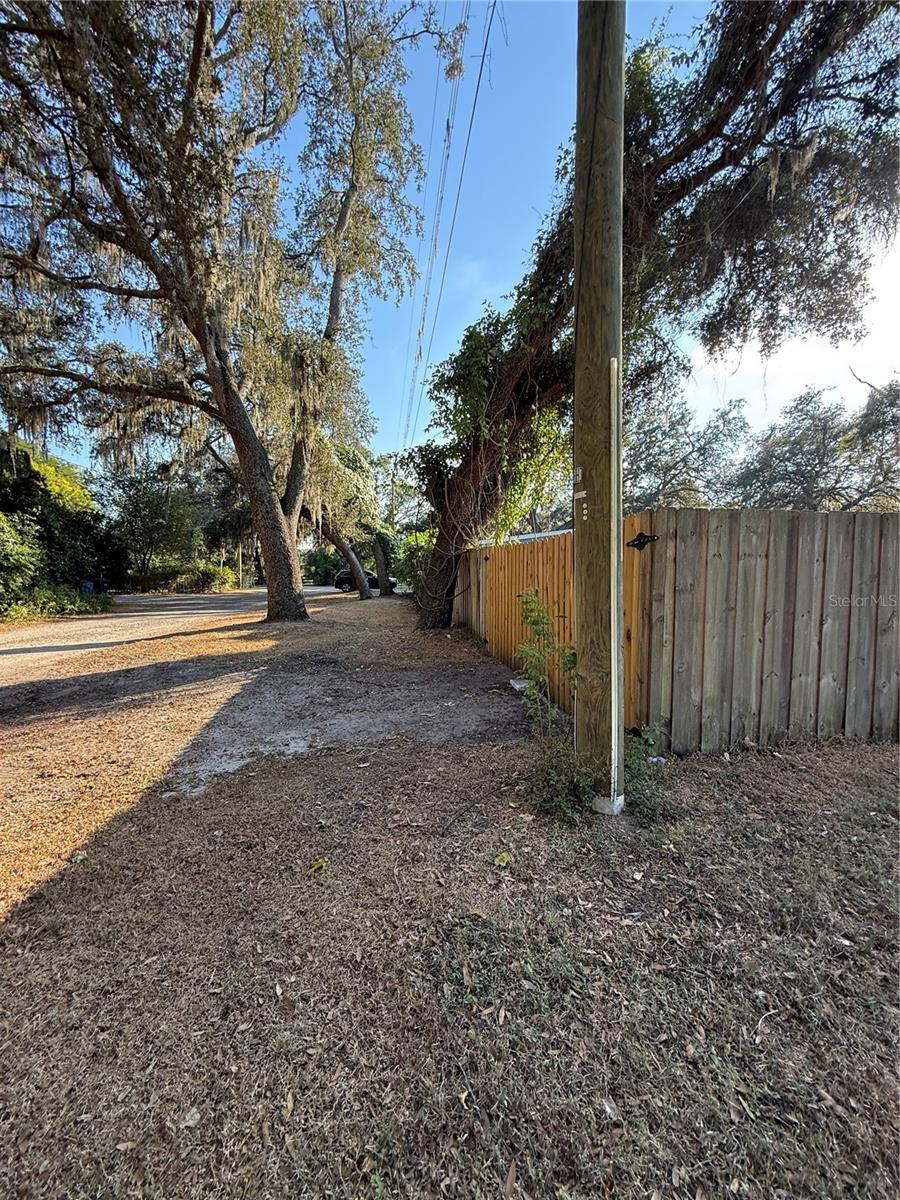 Lakeside Dr Property Photo 2