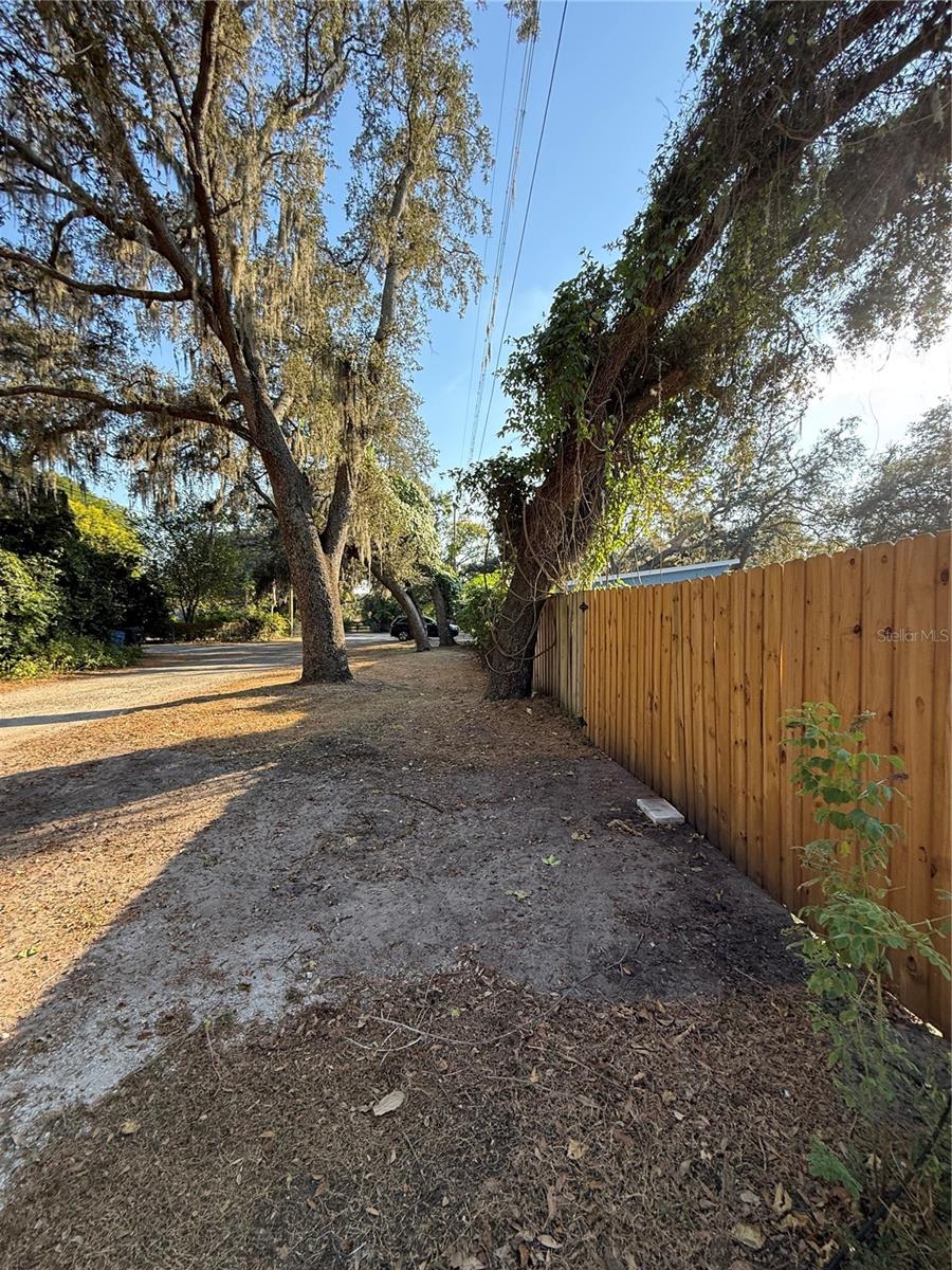 Lakeside Dr Property Photo 4