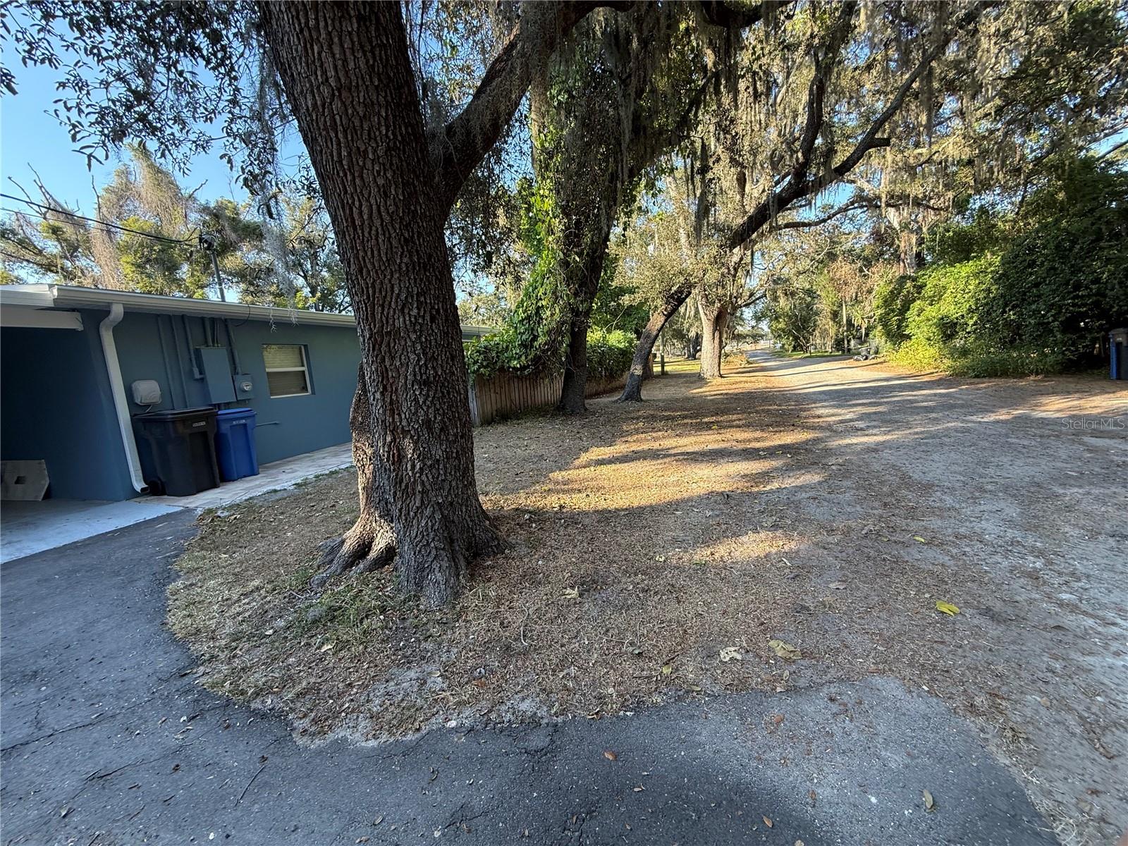 Lakeside Dr Property Photo 7