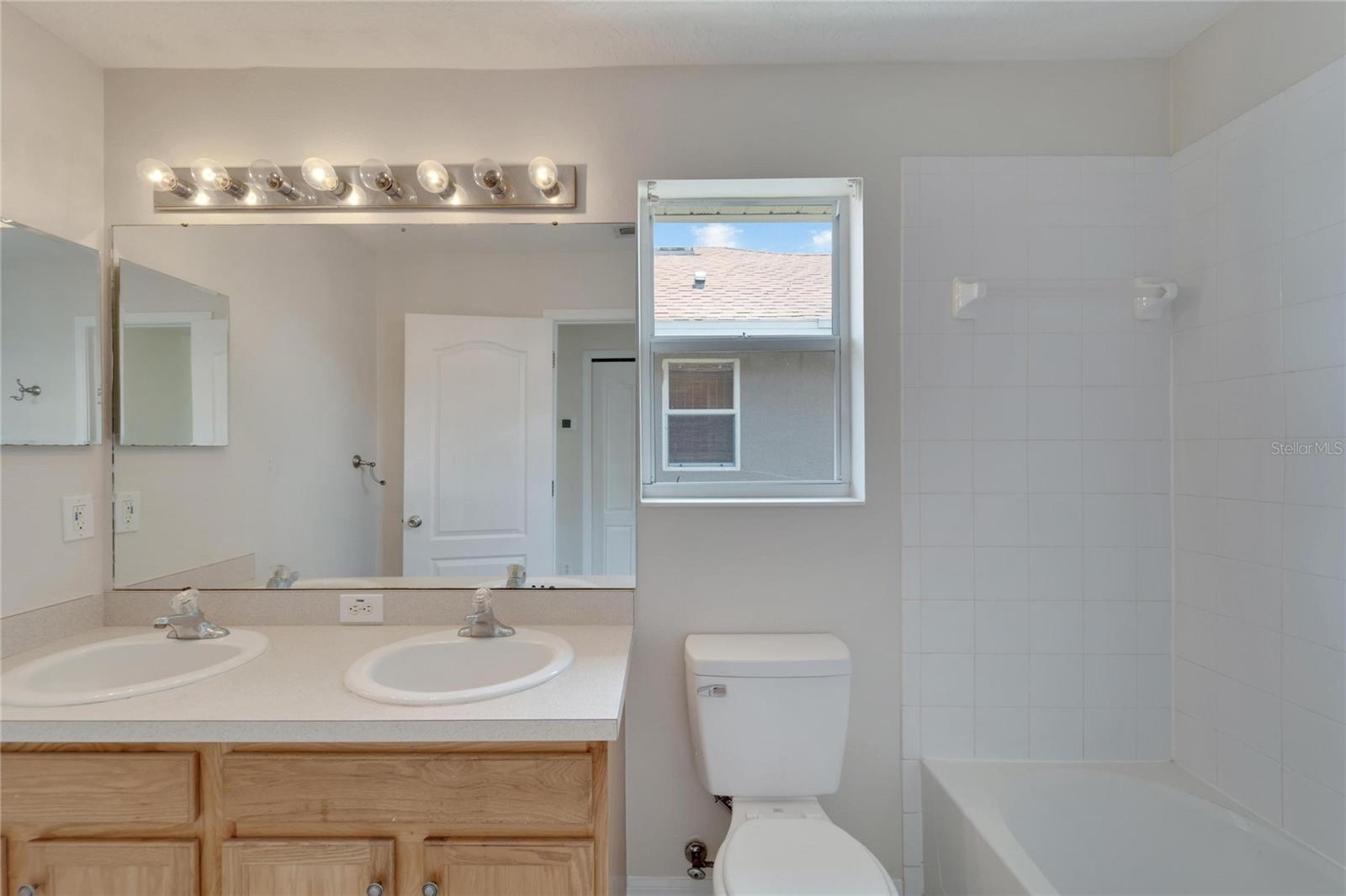 411 Durham Shore Ct Property Photo 54