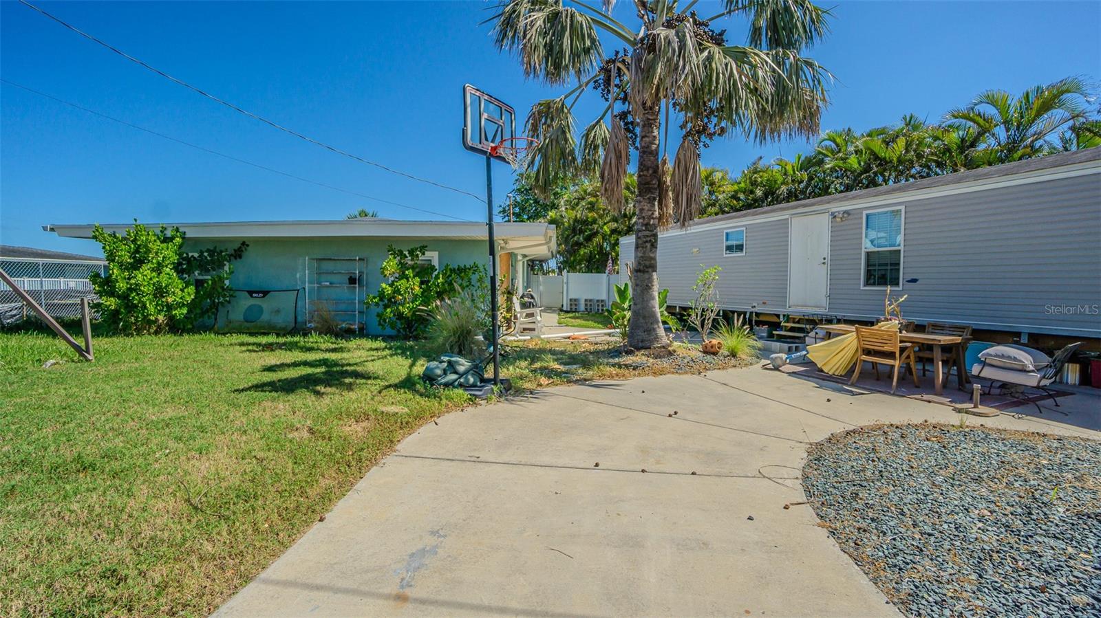 16101 4th St E Property Photo 3