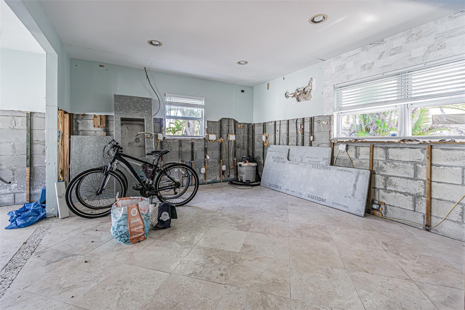 16101 4th St E Property Photo 5