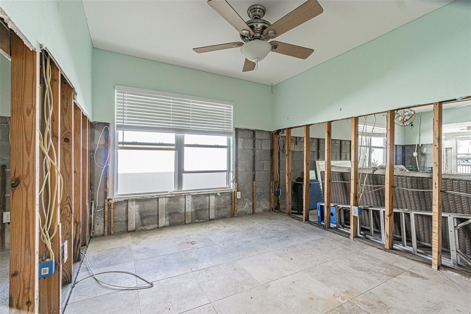 16101 4th St E Property Photo 8
