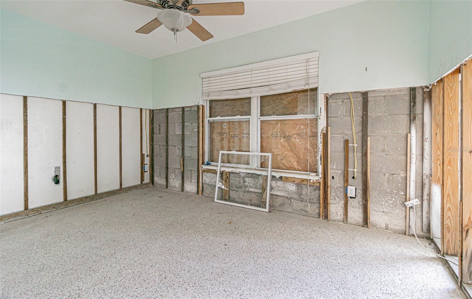 16101 4th St E Property Photo 9