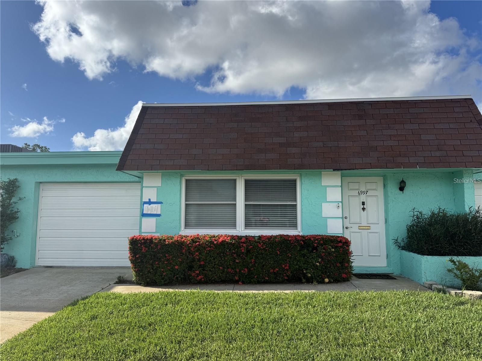 6997 VERSAILLES N #n/a Property Photo 1