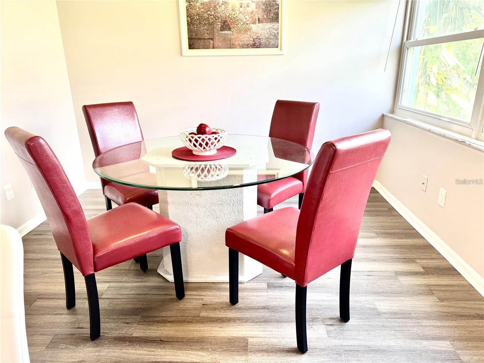 6997 Versailles N #n/a Property Photo 4