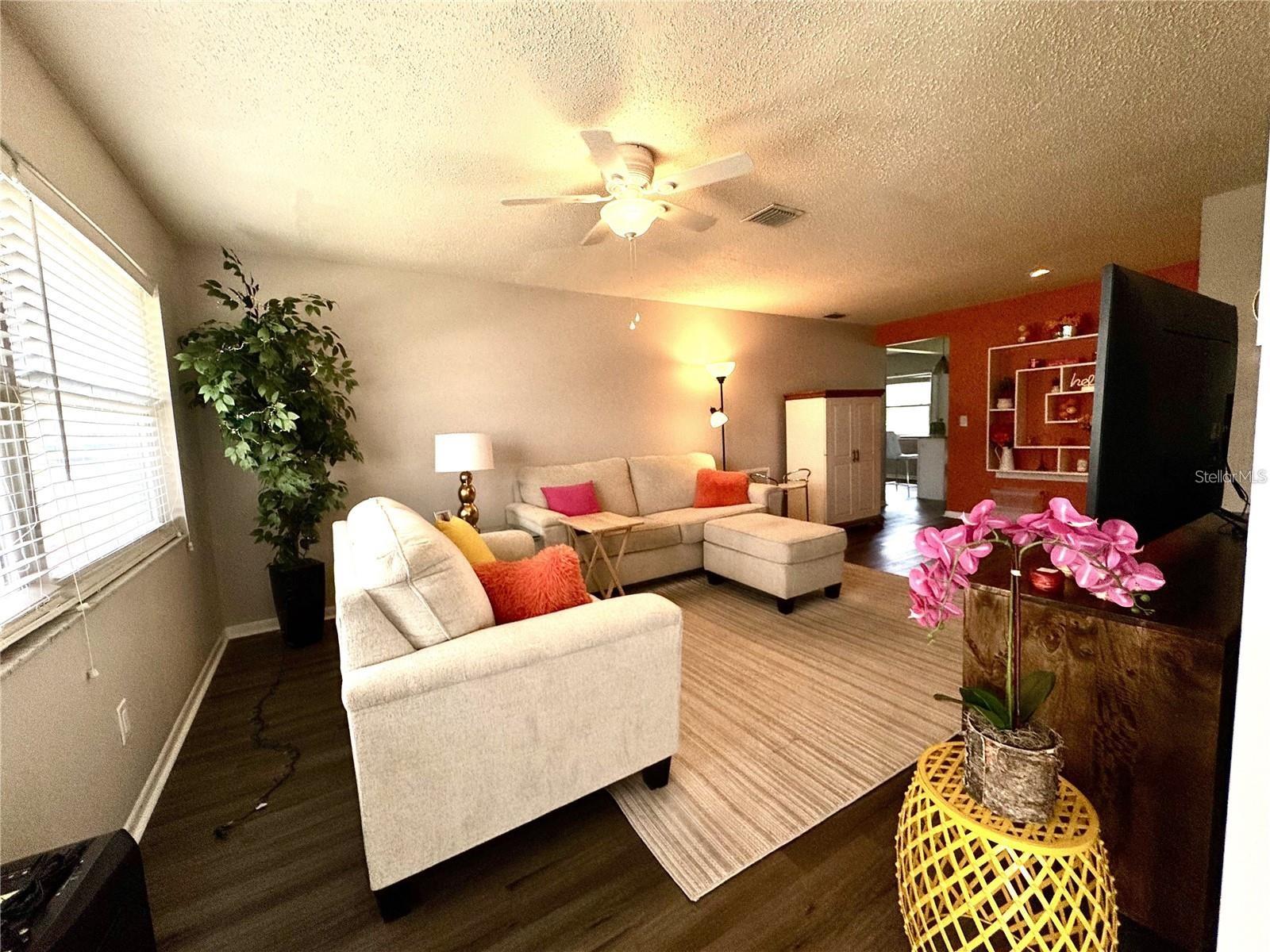 6997 Versailles N #n/a Property Photo 6
