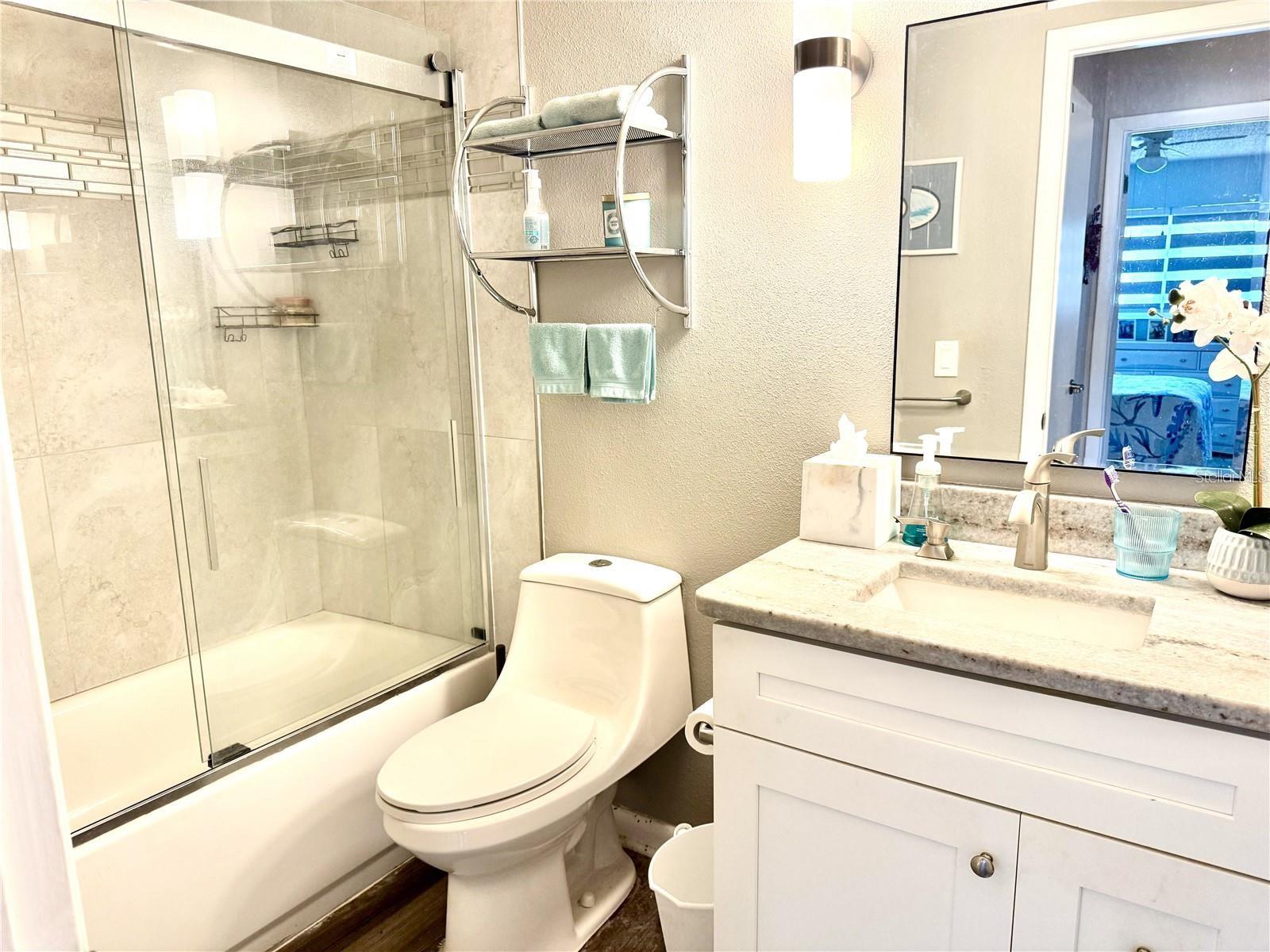 6997 Versailles N #n/a Property Photo 9