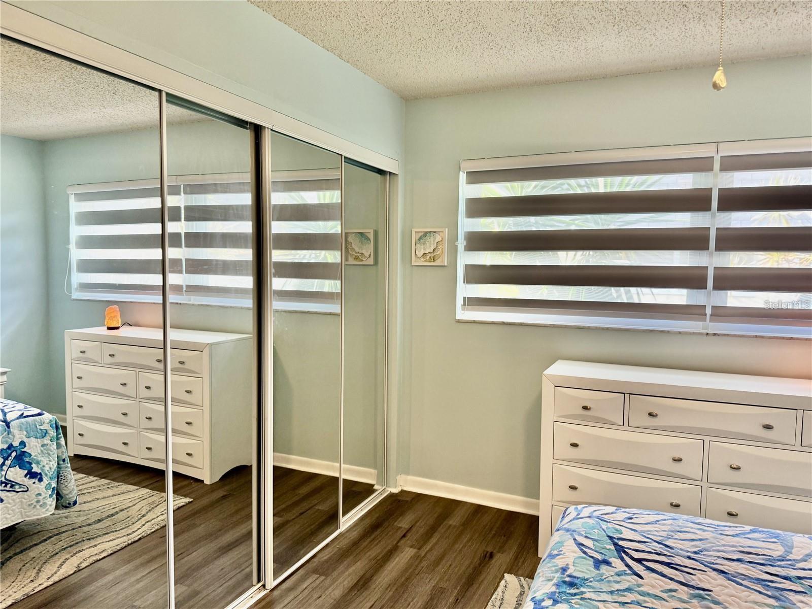 6997 Versailles N #n/a Property Photo 10