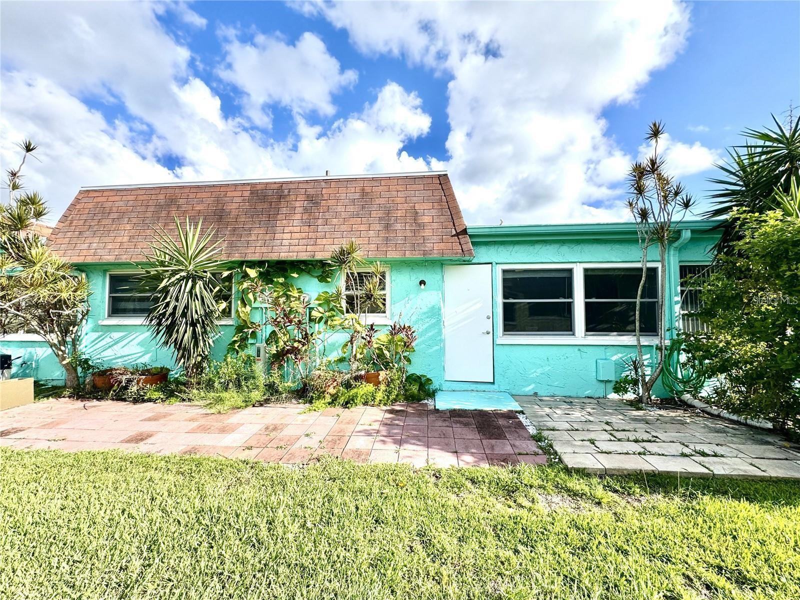 6997 Versailles N #n/a Property Photo 13