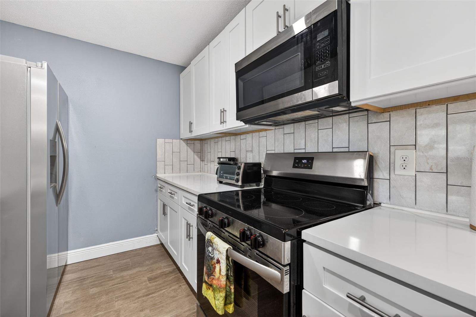 5810 Venetian Blvd Ne Property Photo 6