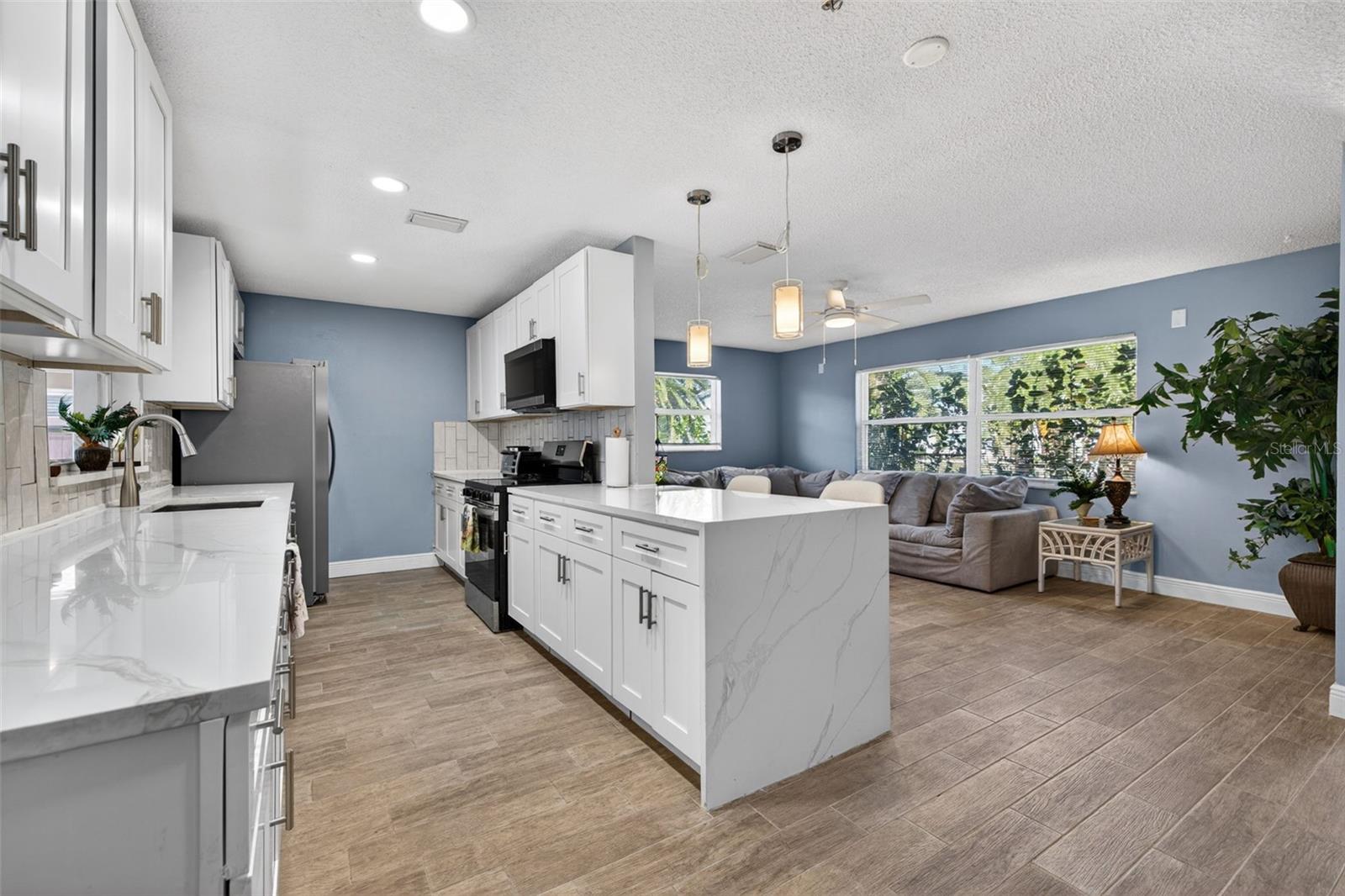 5810 Venetian Blvd Ne Property Photo 8