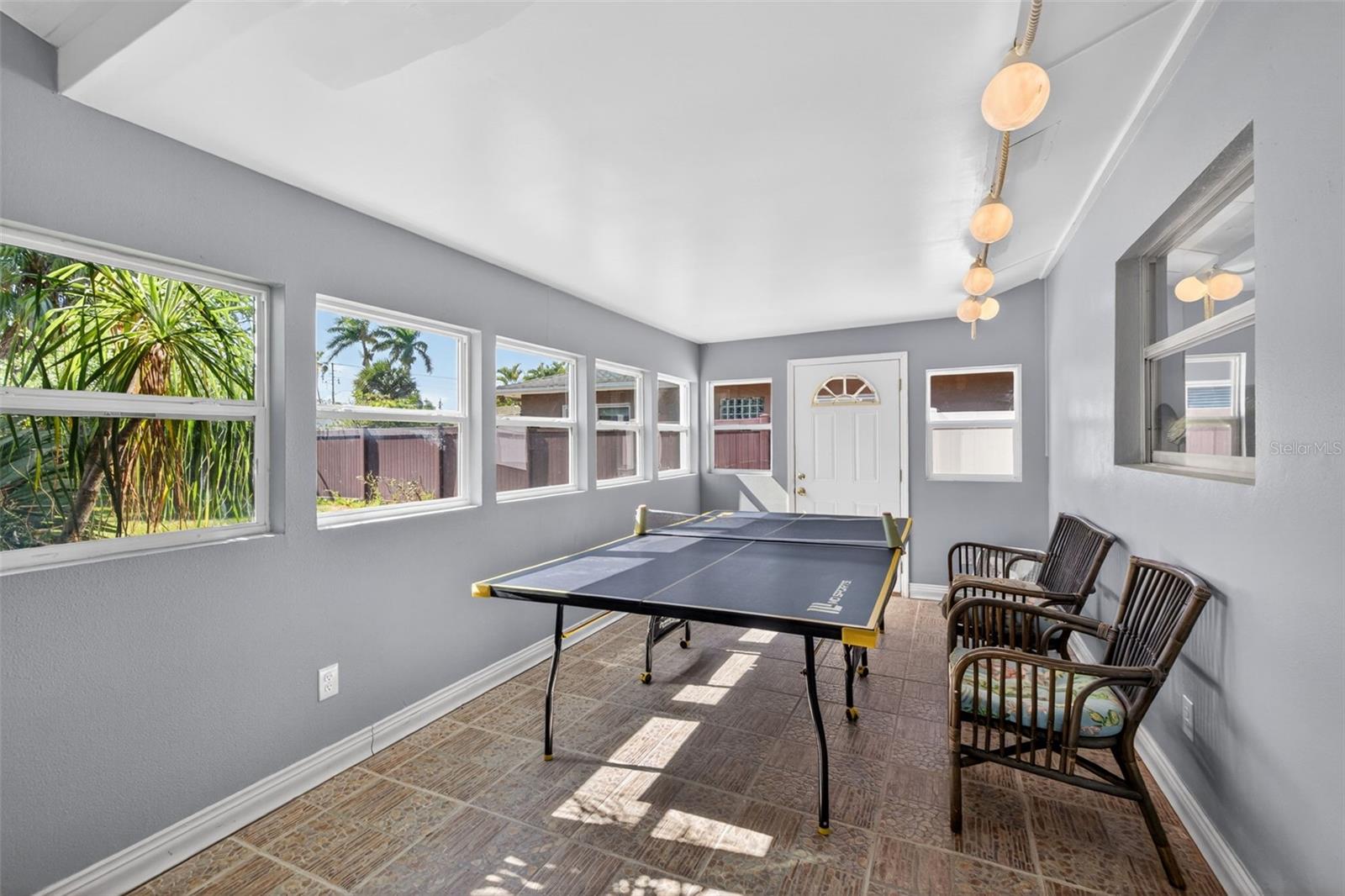 5810 Venetian Blvd Ne Property Photo 20