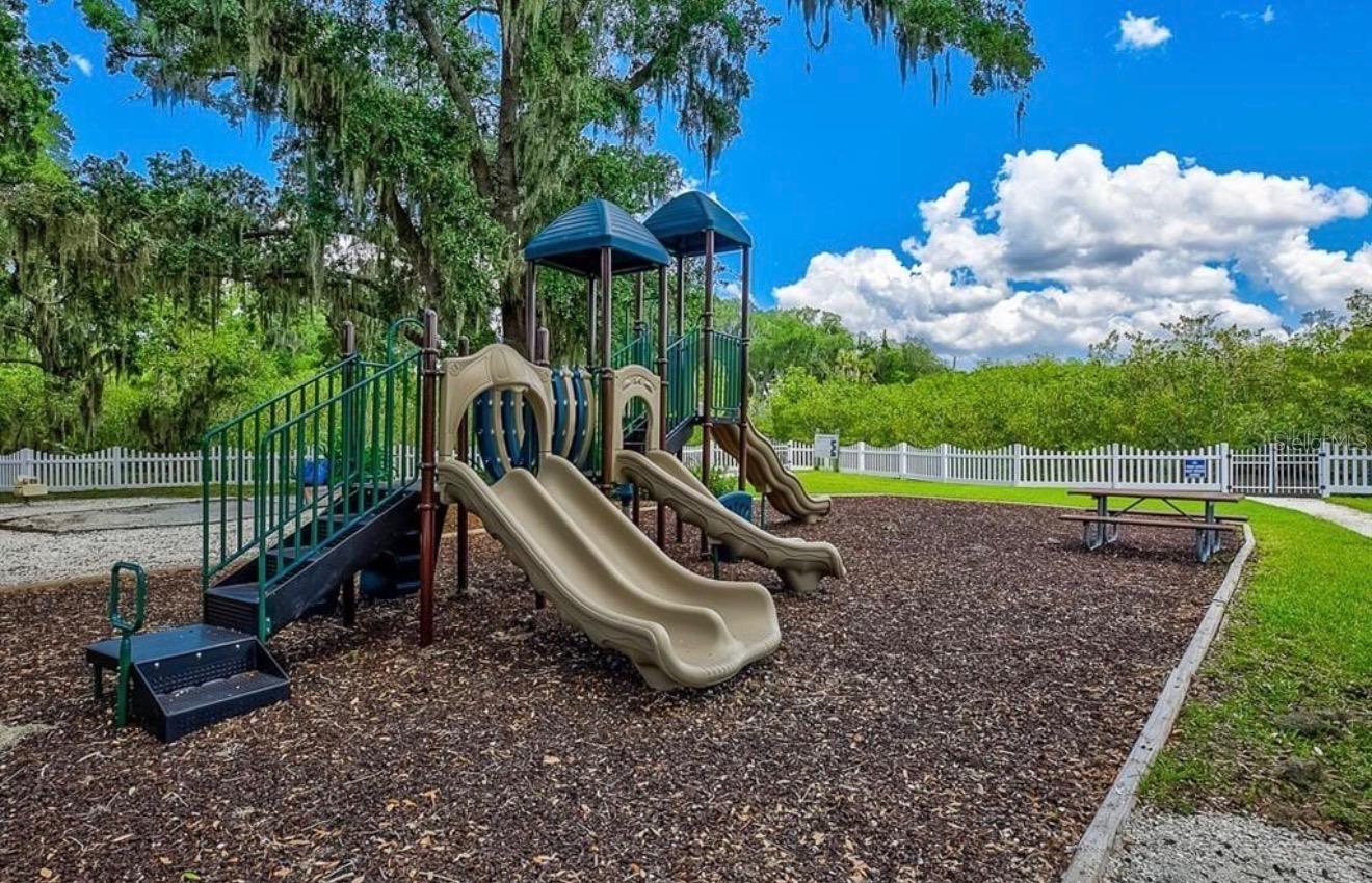 548 Regatta Way Property Photo 33