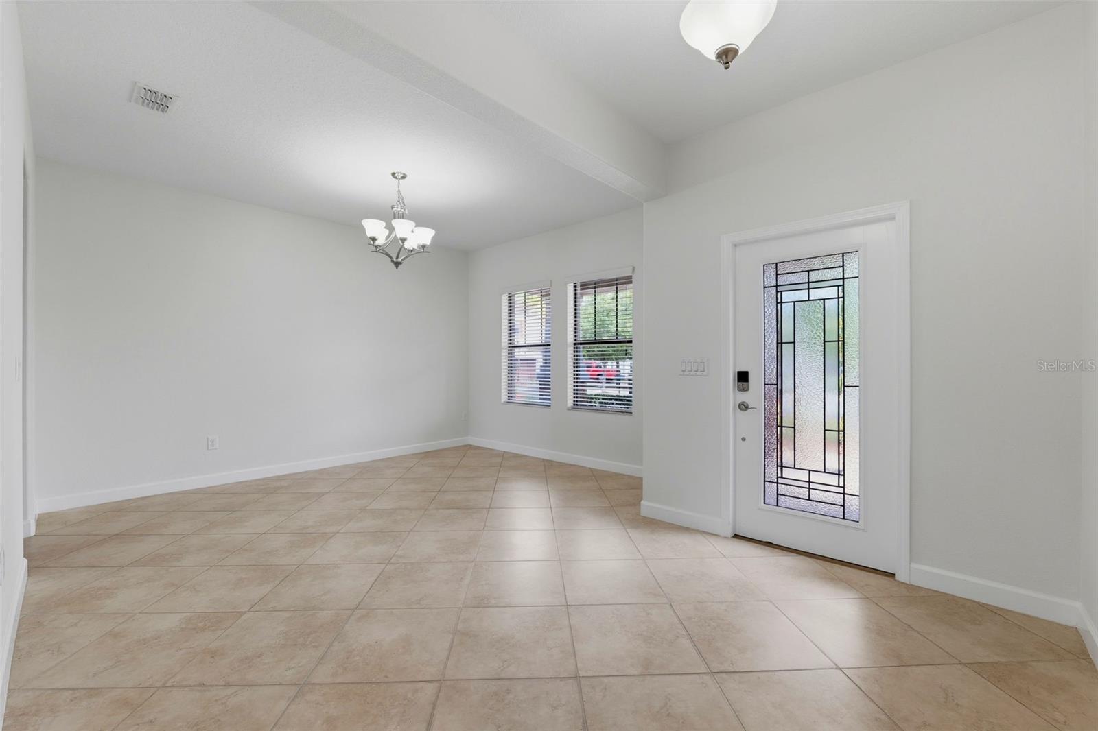 19419 Paddock View Dr Property Photo 6