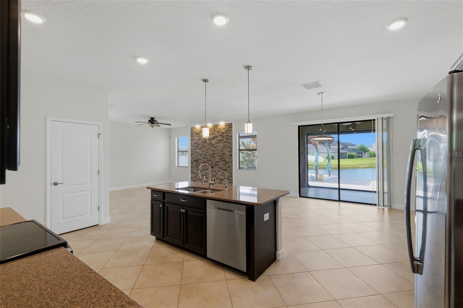 19419 Paddock View Dr Property Photo 14