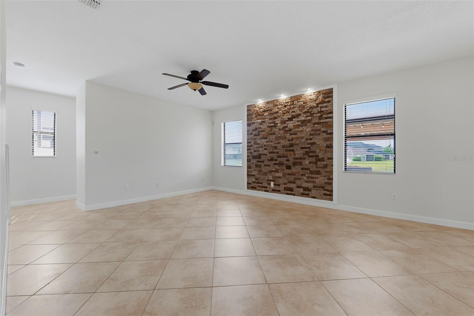 19419 Paddock View Dr Property Photo 18