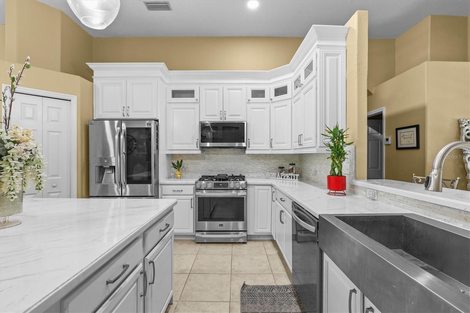 8331 Golden Prairie Dr Property Photo 10