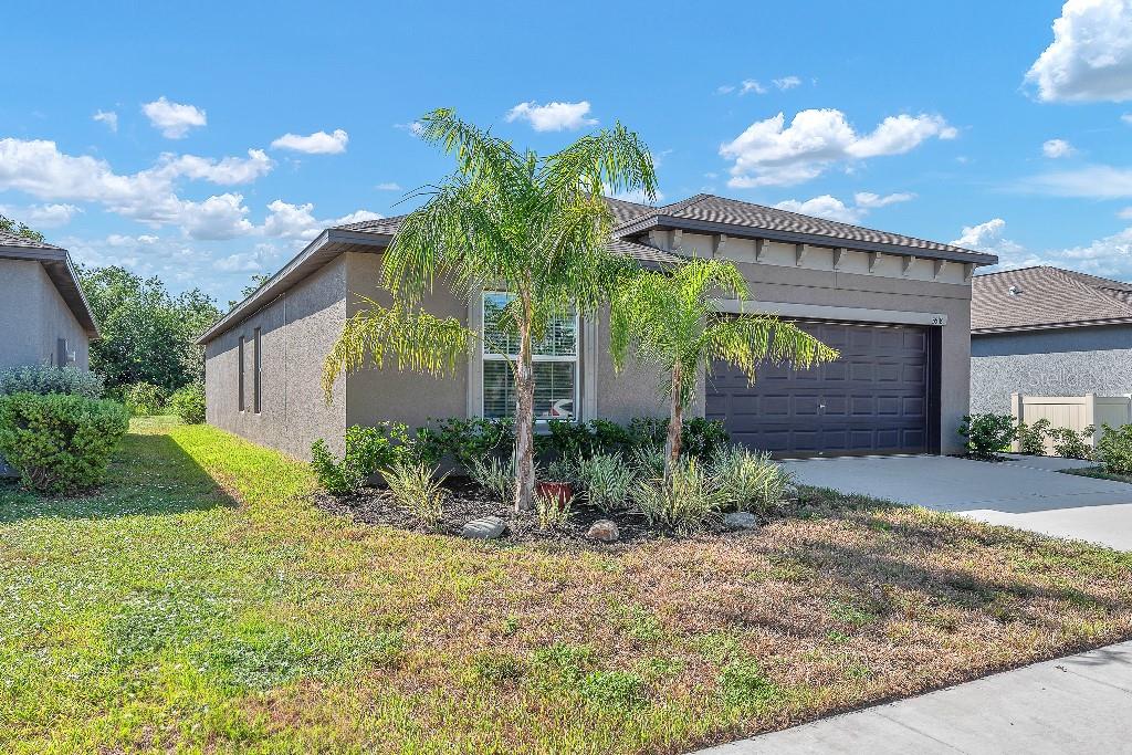 5518 Blue Azure Dr Property Photo 3