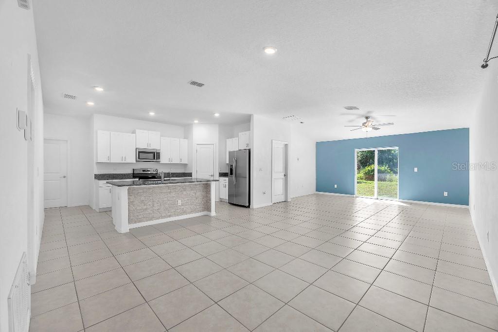 5518 Blue Azure Dr Property Photo 6