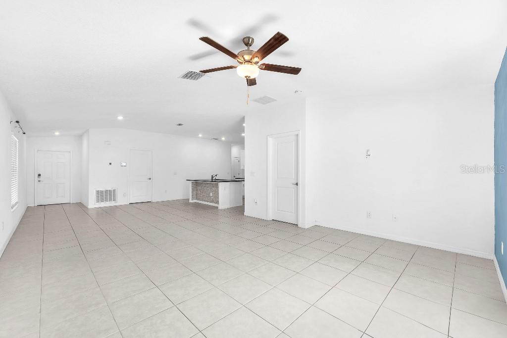 5518 Blue Azure Dr Property Photo 8