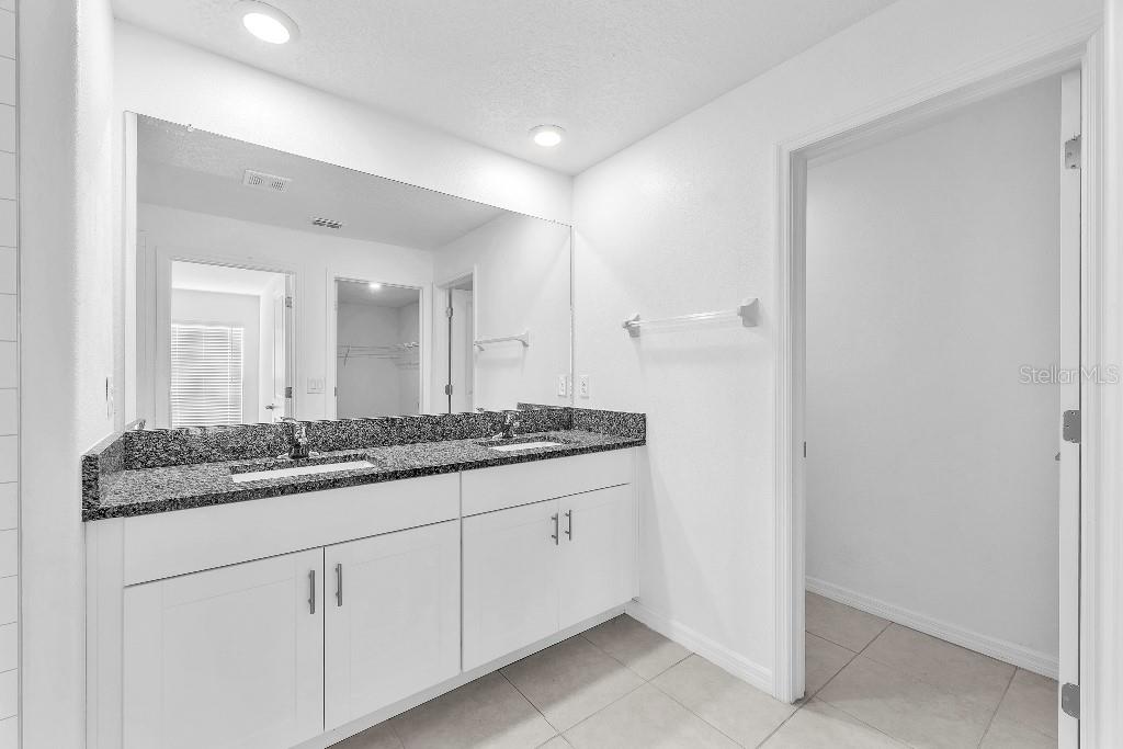 5518 Blue Azure Dr Property Photo 11