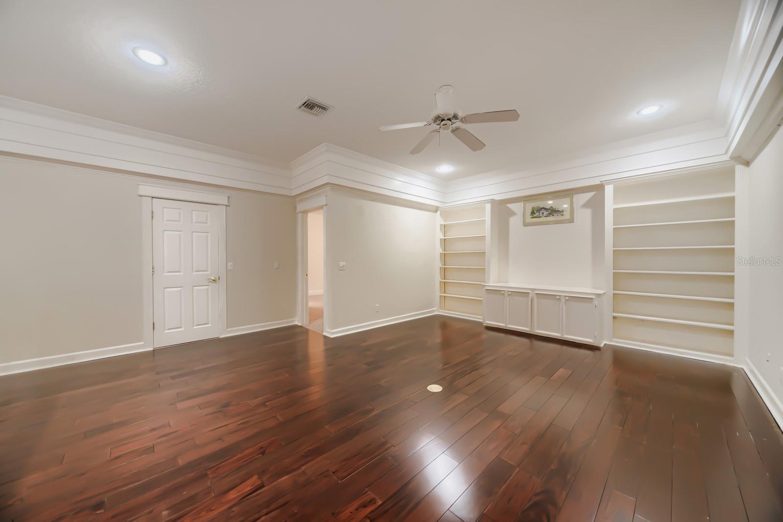 7601 Debeaubien Dr Property Photo 23