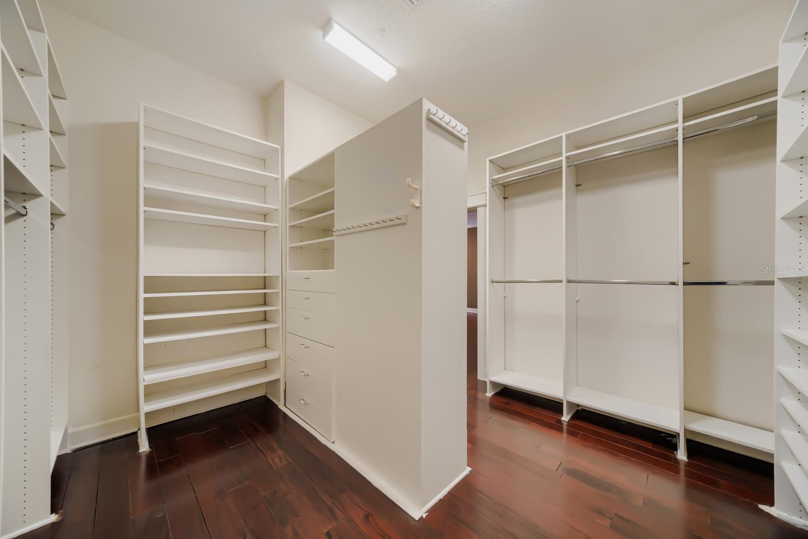 7601 Debeaubien Dr Property Photo 35