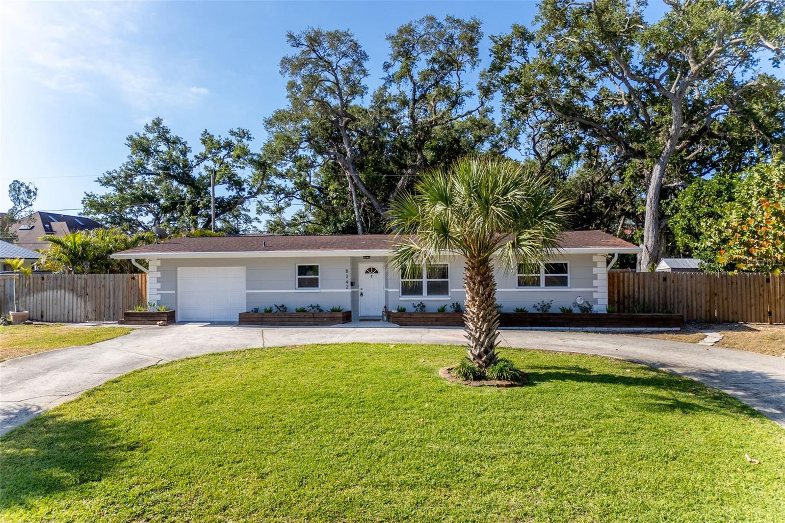 8242 31st Ter N Property Photo 1