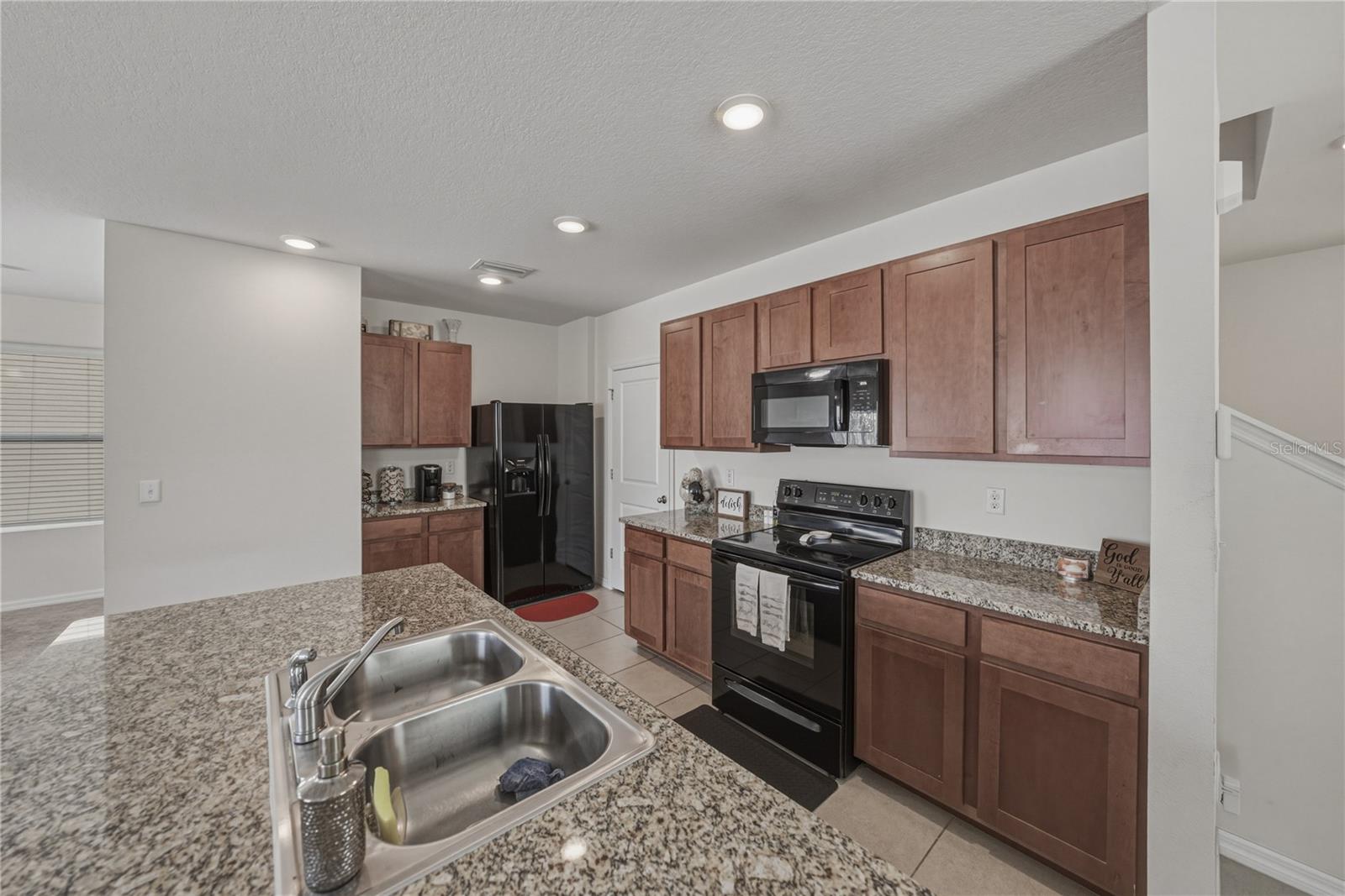 16833 Trite Bend St Property Photo 9