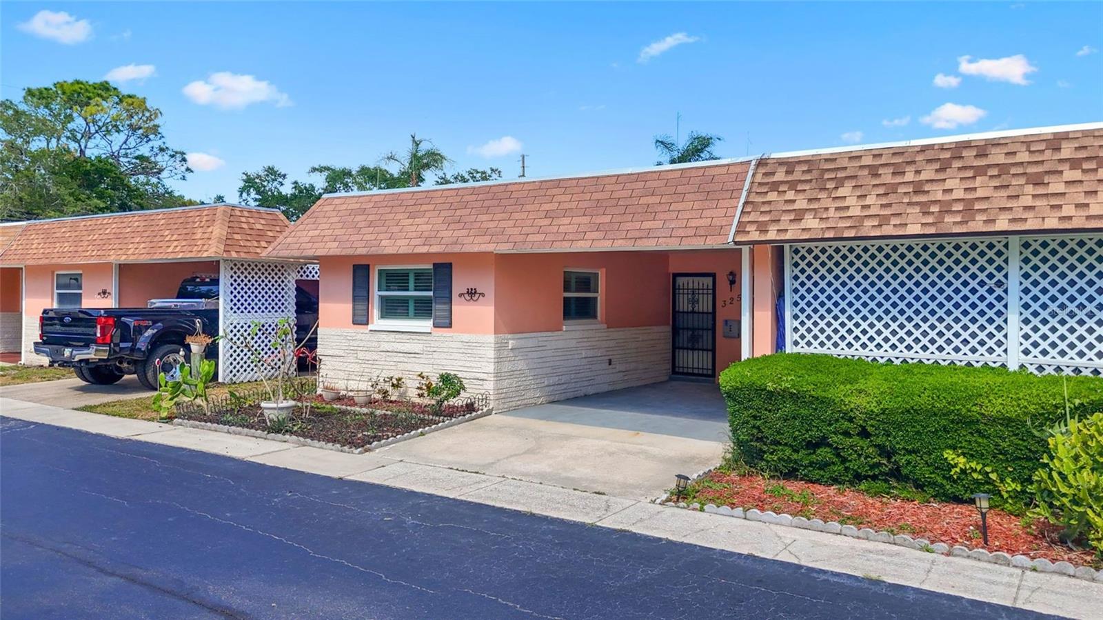325 Sky Loch Dr W Property Photo 1
