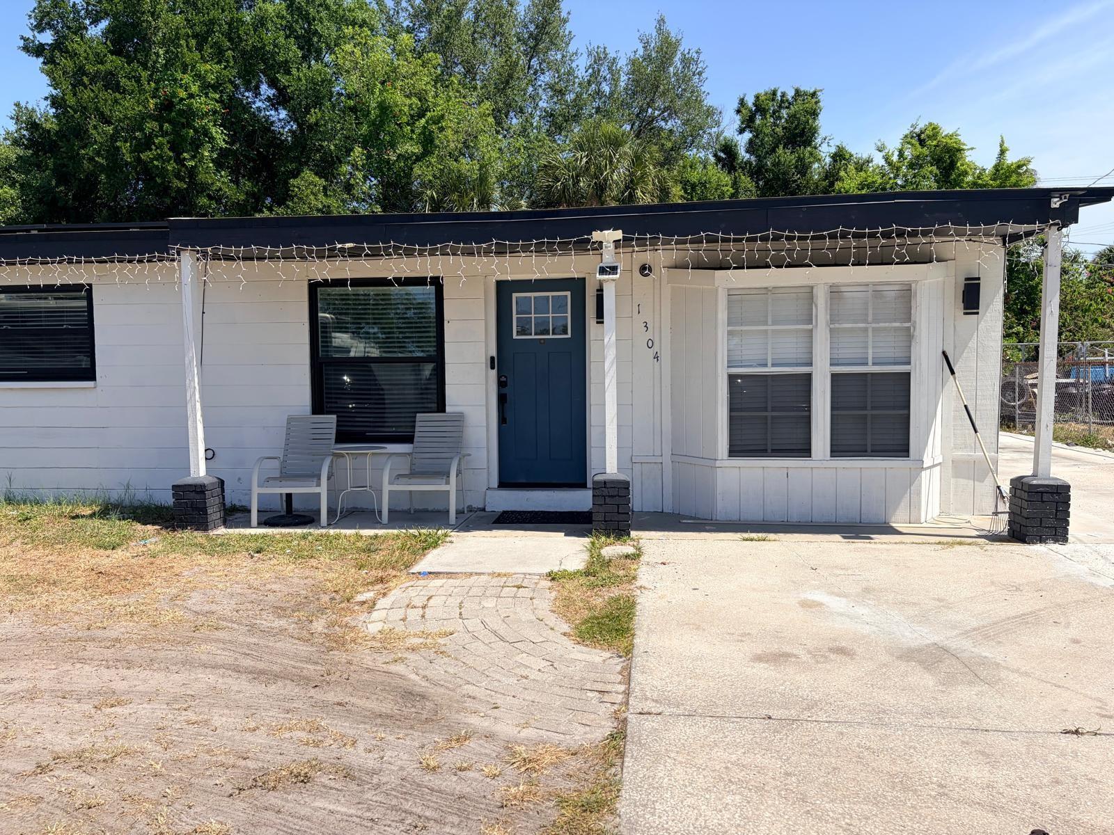 1304 Windsor Way Property Photo 1