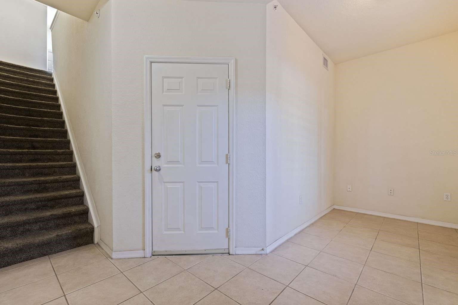 5252 W Kennedy Blvd Property Photo 5