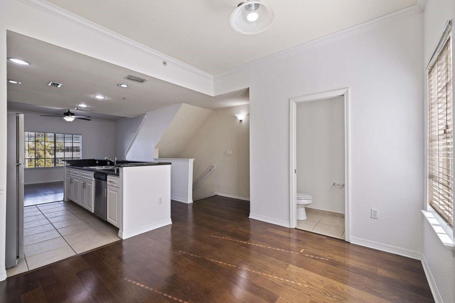 5252 W Kennedy Blvd Property Photo 8