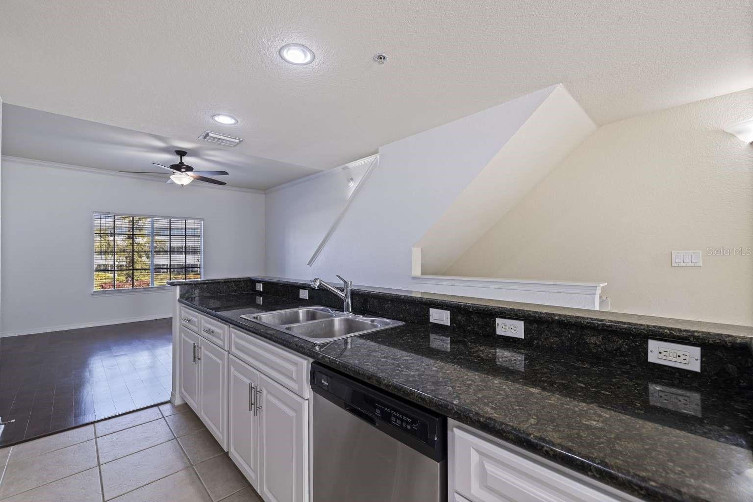 5252 W Kennedy Blvd Property Photo 10