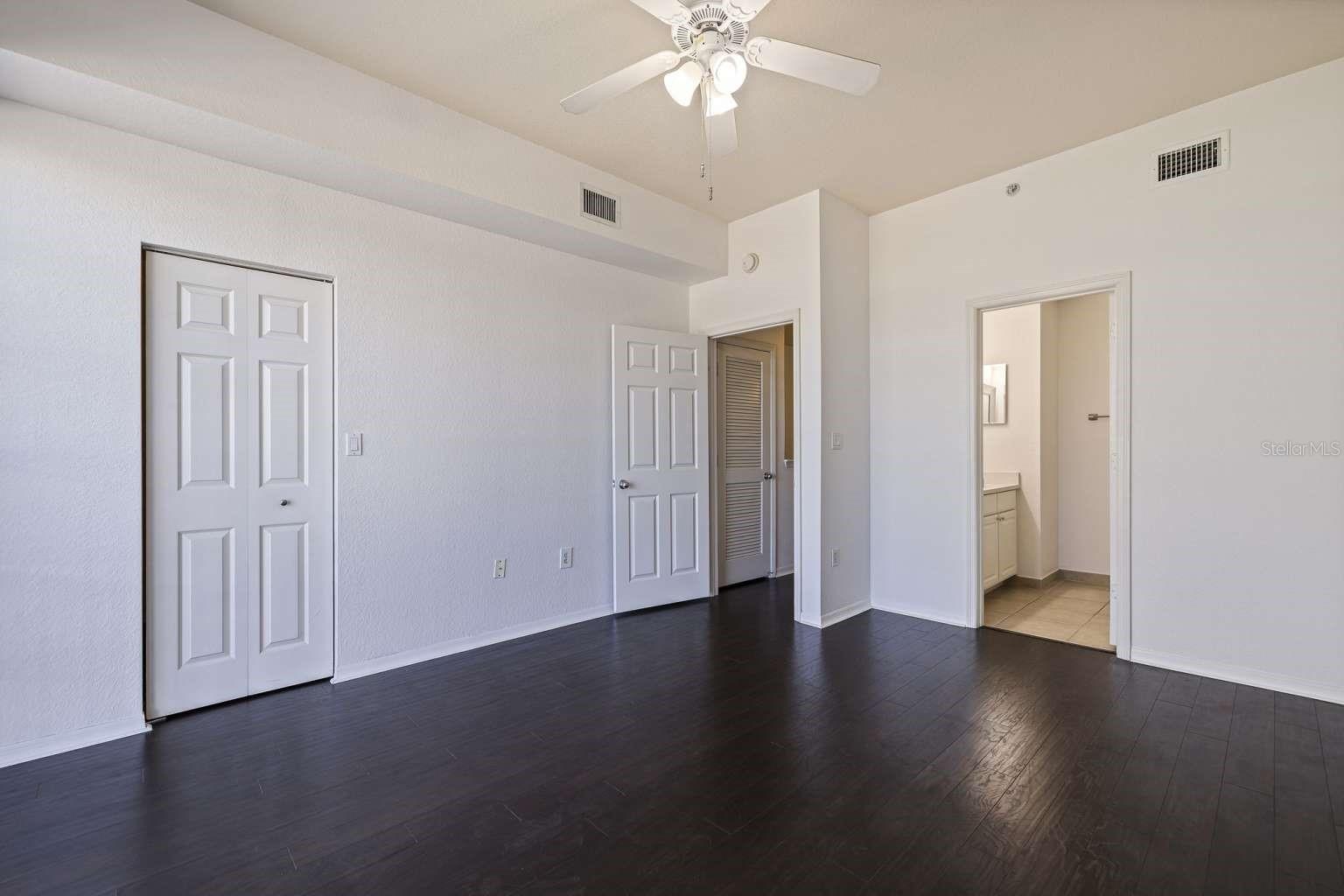 5252 W Kennedy Blvd Property Photo 20