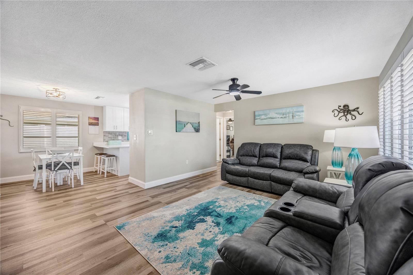 2155 Edythe Dr Property Photo 3