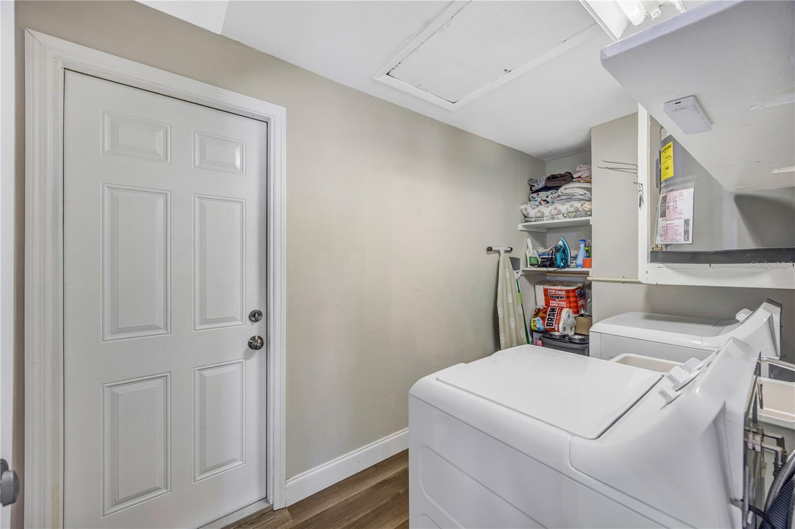 2155 Edythe Dr Property Photo 36