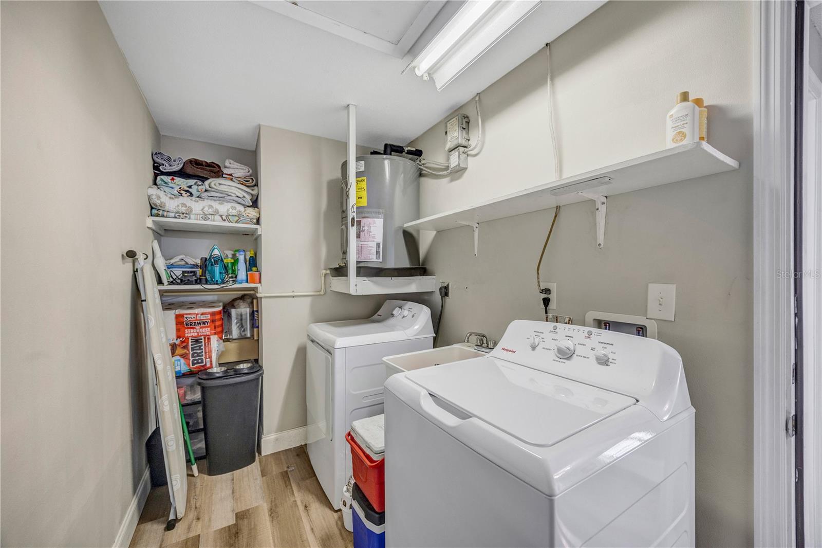2155 Edythe Dr Property Photo 37