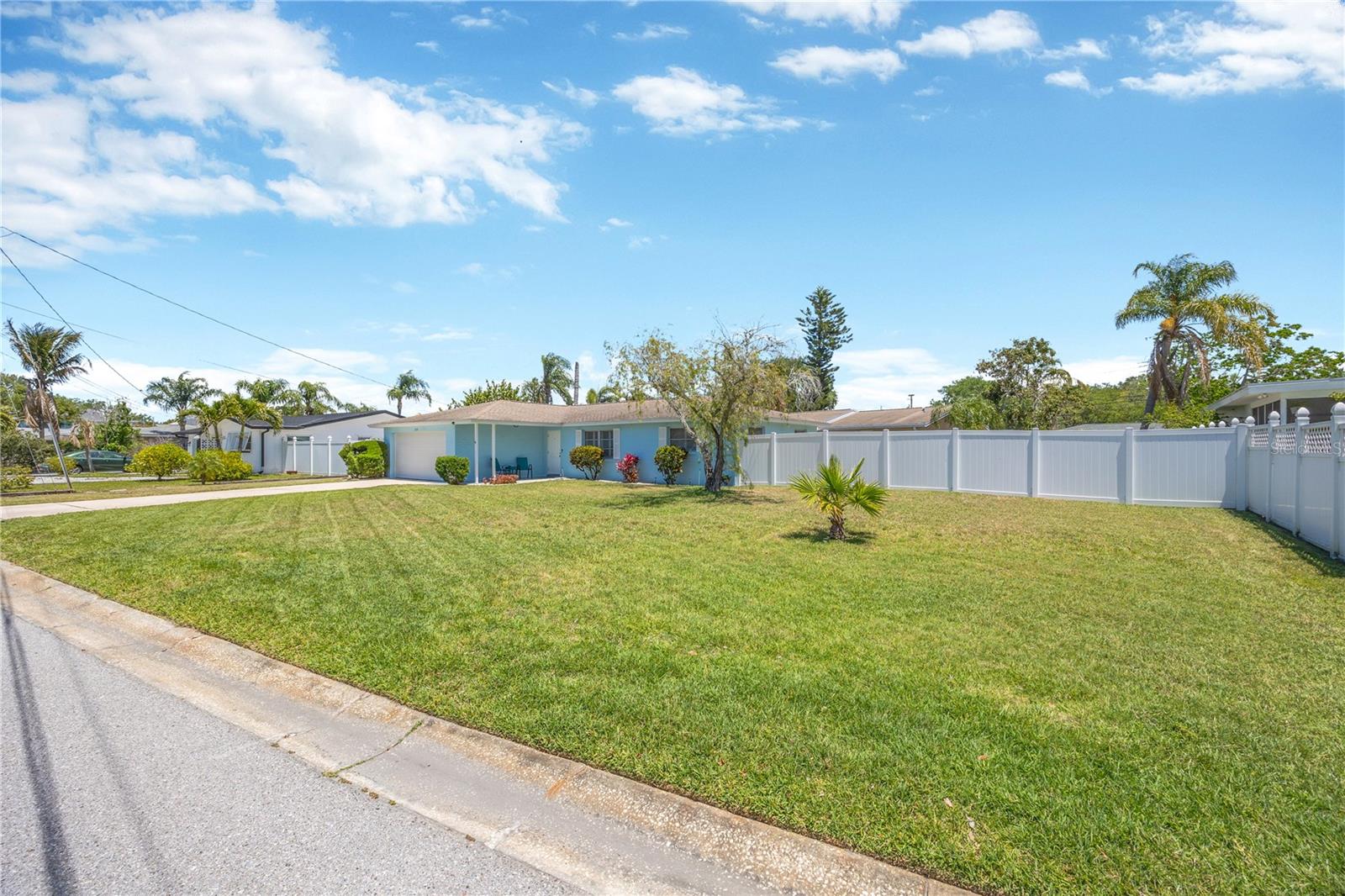 2155 Edythe Dr Property Photo 47