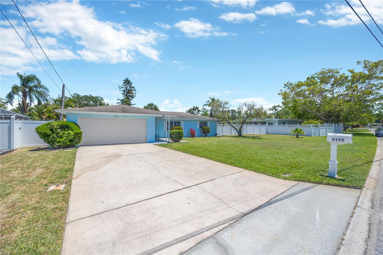 2155 Edythe Dr Property Photo 48