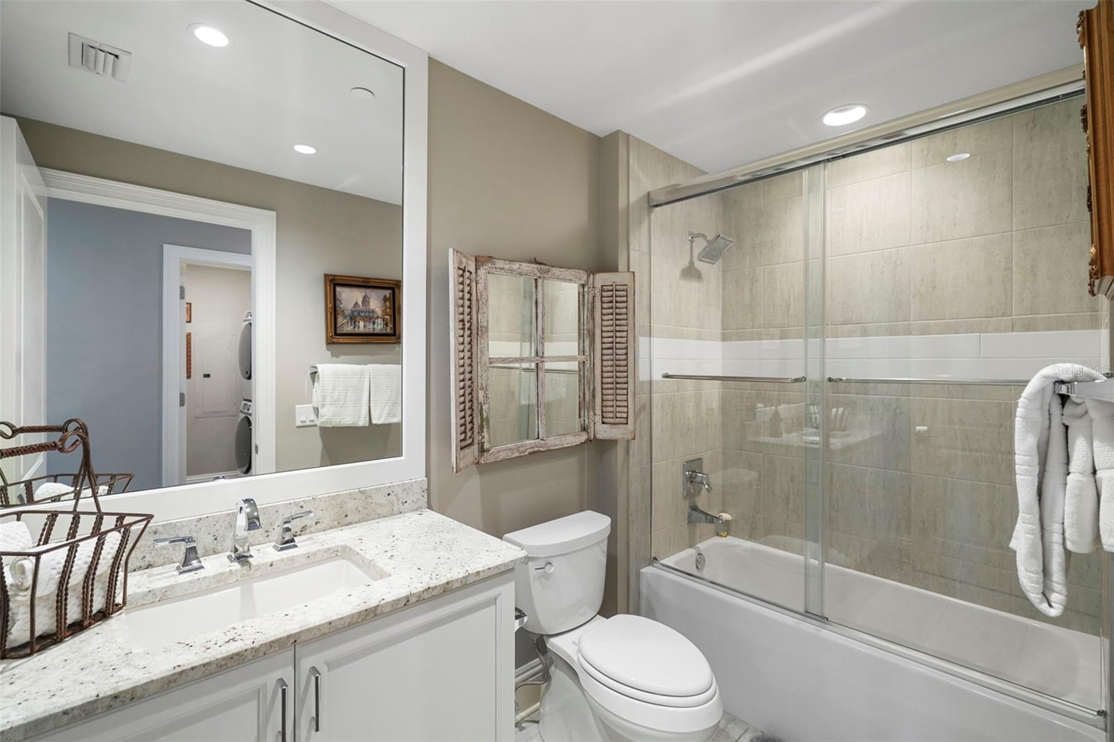8 Palm Ter #201 Property Photo 27