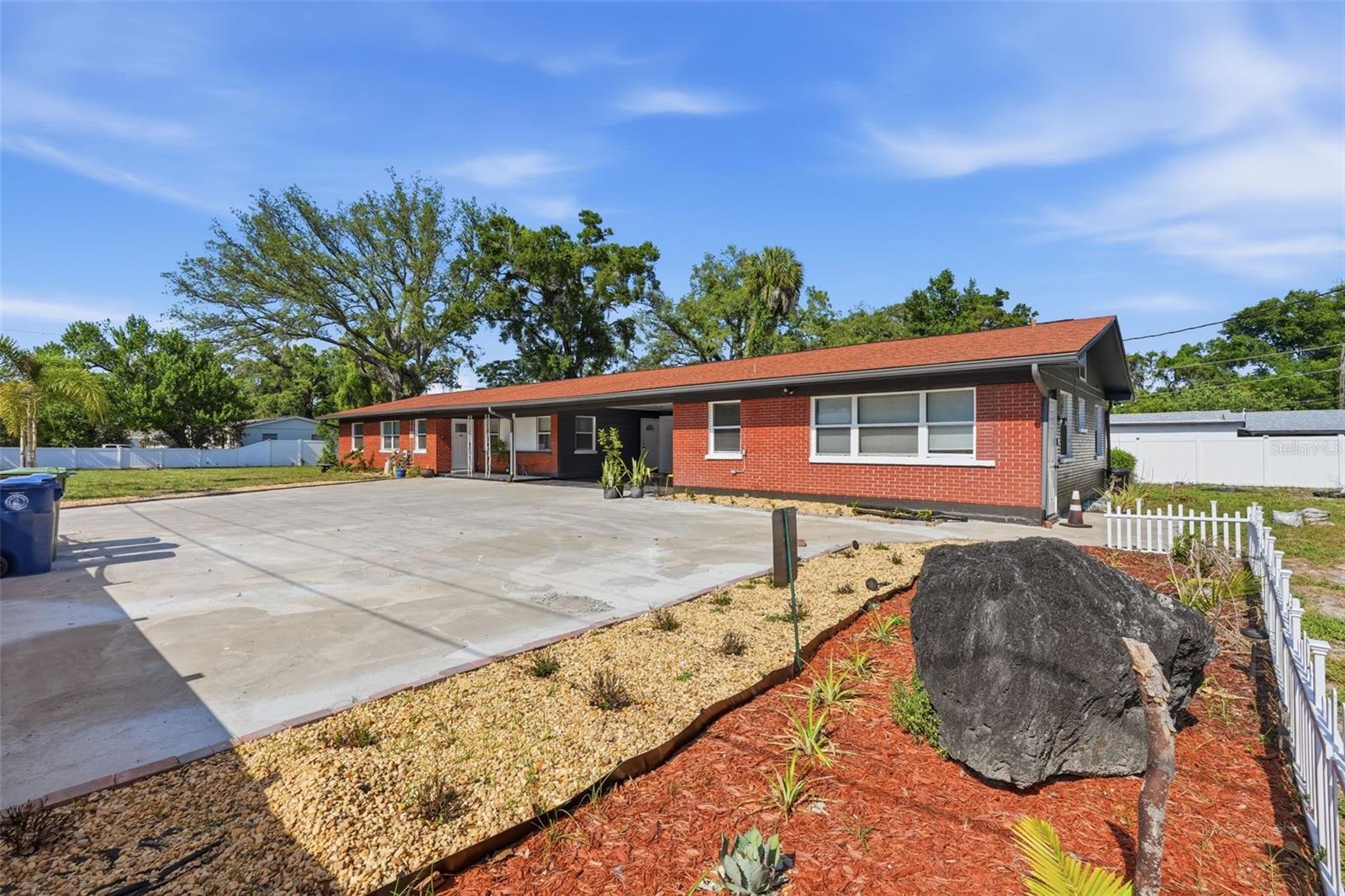 10107 N Aster Ave Property Photo 1