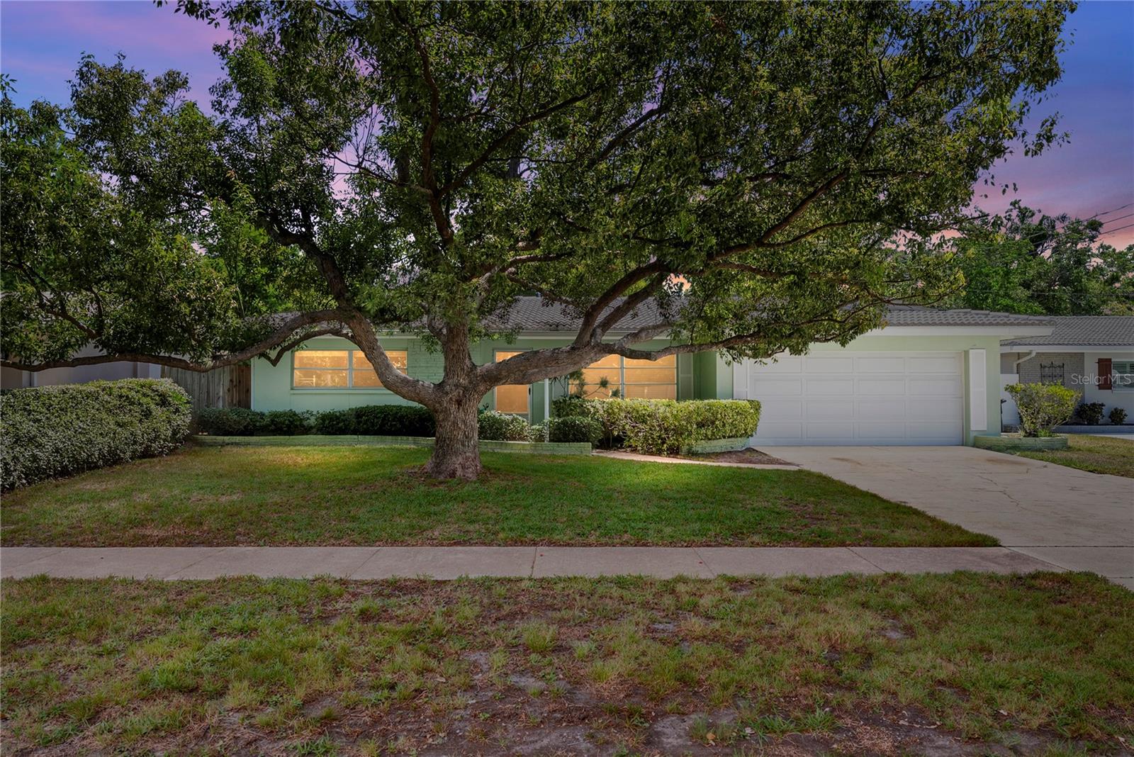 1413 Embassy Dr Property Photo 1